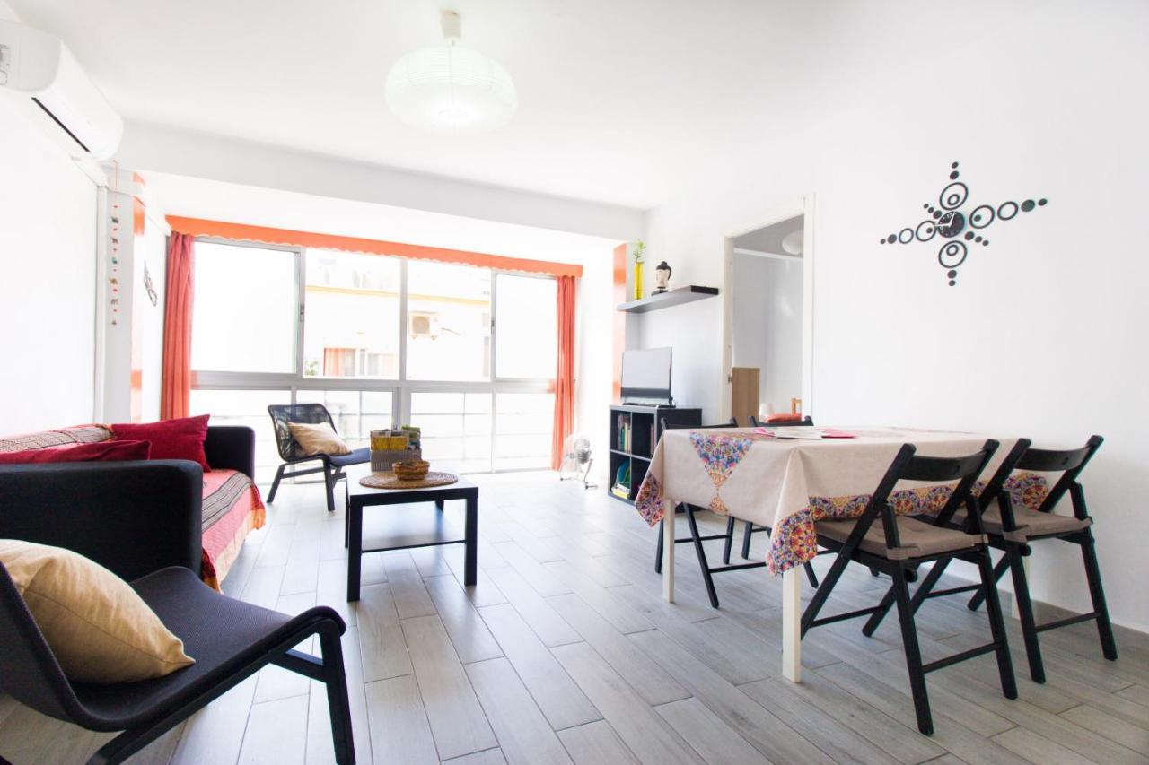 Bollywood Style Apartment مالقة المظهر الخارجي الصورة